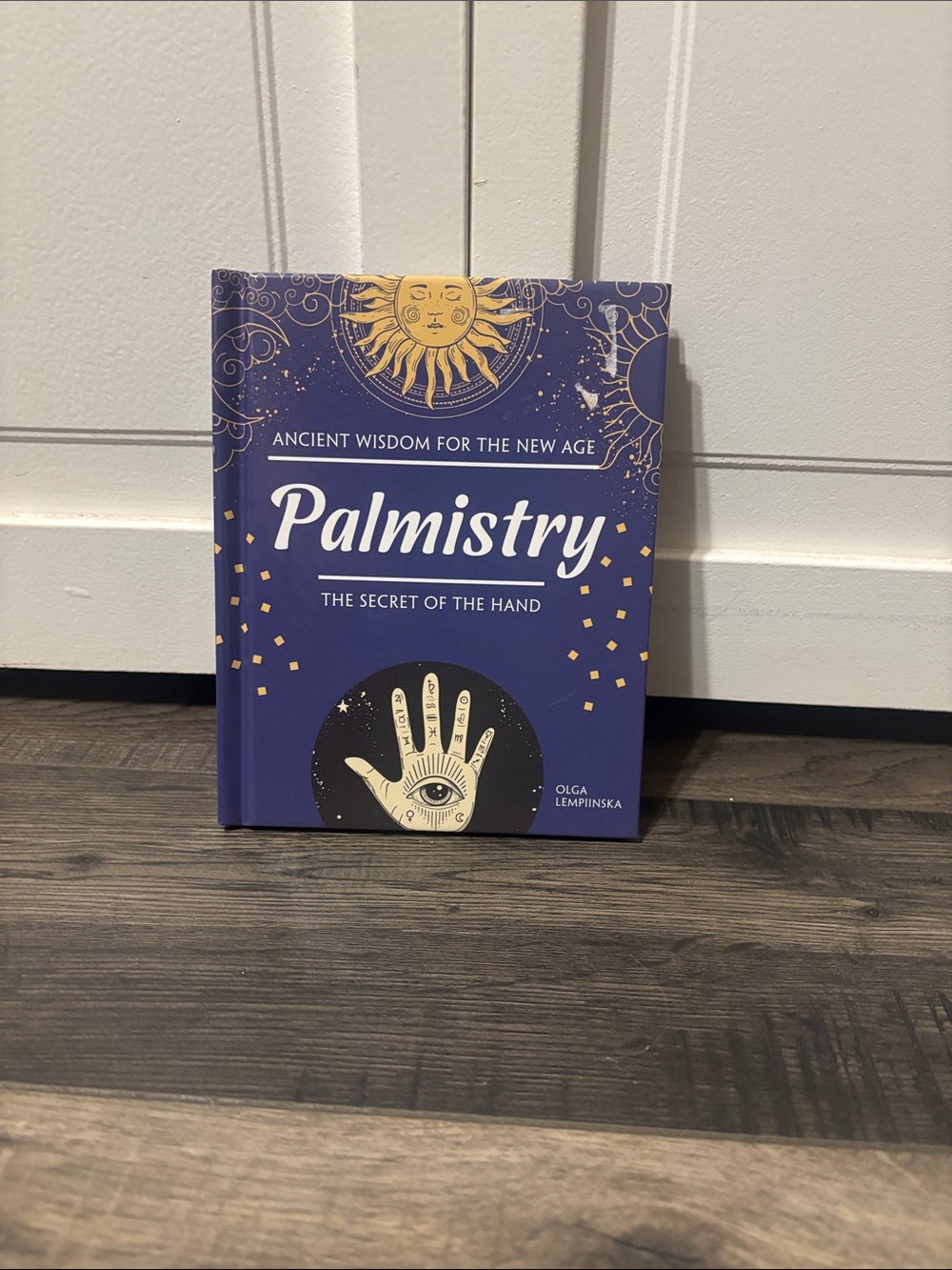 Palmistry: The Secret of the Hand - Decorative Hardcover in Blue and Gold